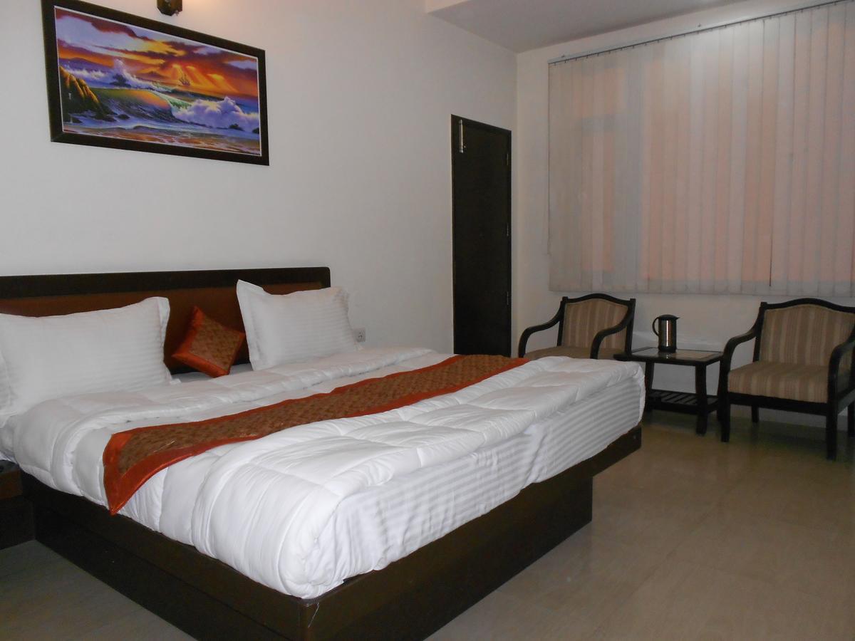 Hotel Lavanya Haridvár Kültér fotó