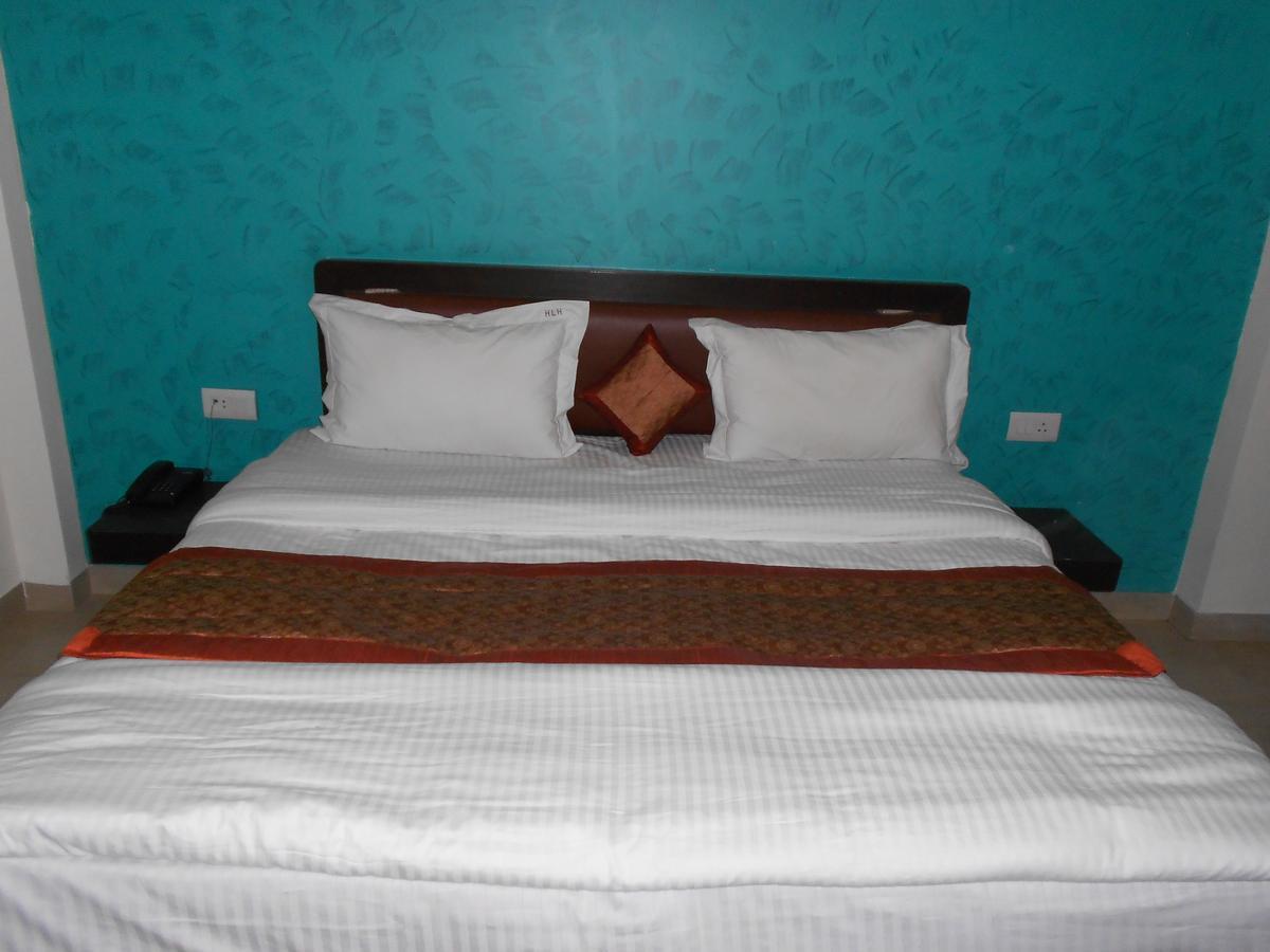Hotel Lavanya Haridvár Kültér fotó